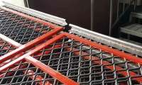 Self-Cleaning Diamond Aperture Screen with Fixed Polyurethane Strips