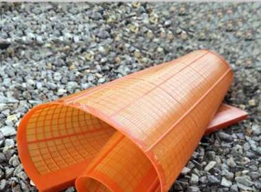 How to remove polyurethane sieve sieve surface clay accumulation