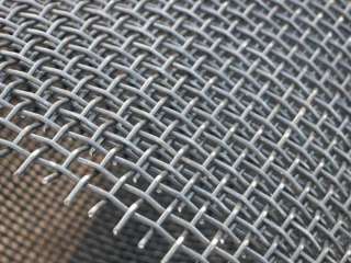 What is the reason for the damage of the vibrating screen?