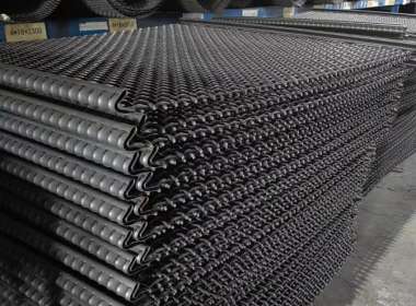What are the applicable industries for manganese steel screens?