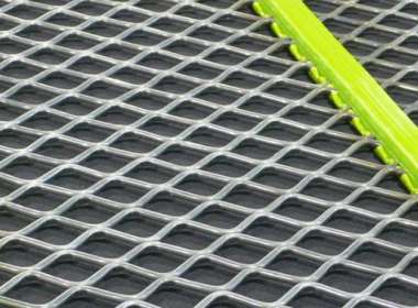 The Role of Slotted Crimped Self-Cleaning Screens in Screening Efficiency