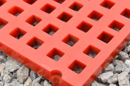 What are the factors that affect the life of polyurethane screens?