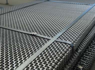 How to do surface treatment for manganese steel woven screen?