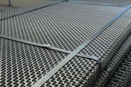 How to do surface treatment for manganese steel woven screen?