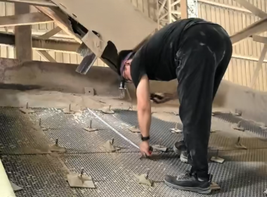 On-site Problem-Solving to Resolve Mesh Clogging