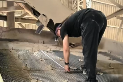 On-site Problem-Solving to Resolve Mesh Clogging