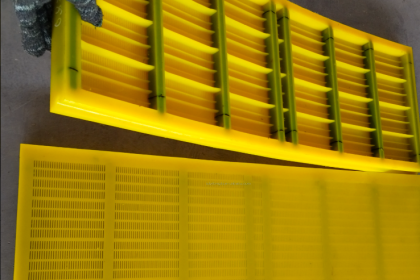 Comparison of Life and Cost between Polyurethane Mesh and  Steel Wire Mesh
