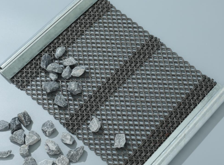 Self-Cleaning Vibrating Screens: A Savior for Screening Wet and Sticky Materials