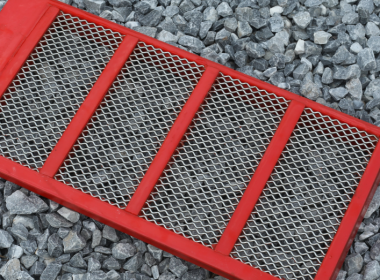 Vibrating Screen Clogging Killing Your Production Efficiency? A Self-Cleaning Screen Fixes It