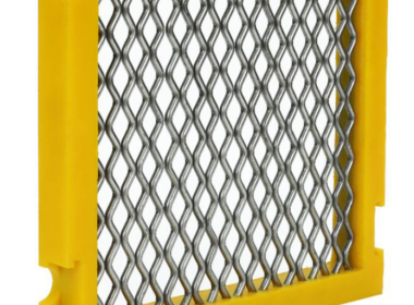 Polyurethane-Reinforced Self-Cleaning Screens: Maintaining Wear Resistance and Cleaning Properties Under High-Frequency Vibration