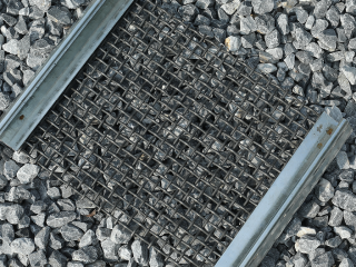Three Significant Advantages of Flat-Top Woven Mesh in <font color=