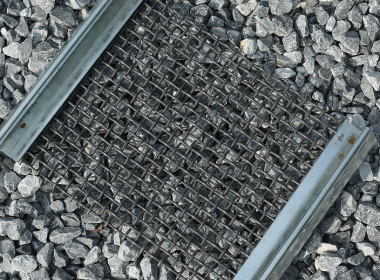 Three Significant Advantages of Flat-Top Woven Mesh in Material Screening