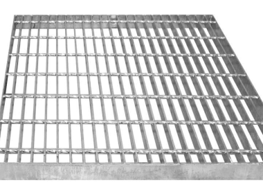 Application of Heavy-Duty Steel Grating in Mining Truck Access Ways and Large-Scale Maintenance Platforms