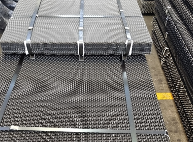 Structural Characteristics of Square Opening Wire Mesh and Its Application in Aggregate Grading