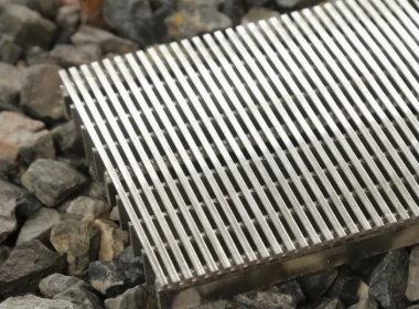 Prediction of Replacement Cycles and Wear Monitoring Methods for Wedge Wire Screens