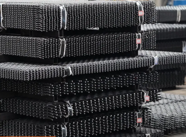 How to select the drainage aperture type for woven metal wire mesh in wet screening processes