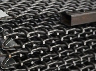 Rust-resistance performance of hot-dip galvanized woven wire screen in outdoor open-pit mines‌