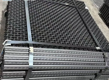How to Select the Appropriate Screen Based on Ore Hardness, Ranging from Soft Clay to Hard Rock‌