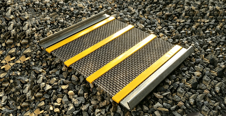 Self‑cleaning Screen Mesh