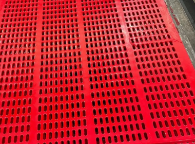 Polyurethane Screen Panel Bolt Hole Design and Quick-Assembly Structure Analysis Guide‌