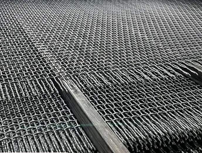 Gental Comparison of Cost and Service Life: Woven Metal Mesh and Wedge Wire Screens