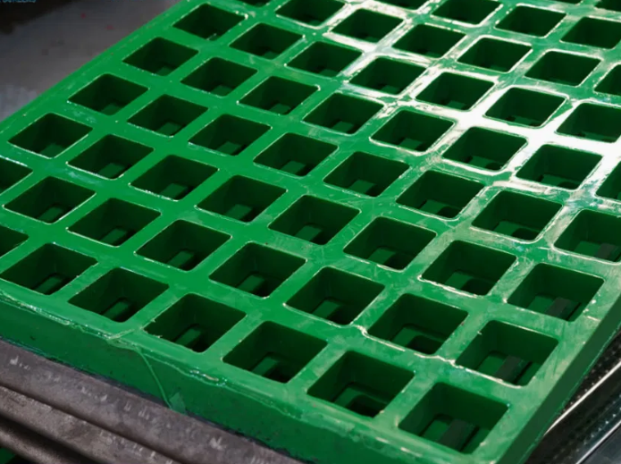 Structural Advantages of Polyurethane Screens In Preventing Clogging for Screening Sticky Materials‌