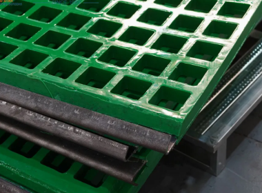 ‌Comparison of Aluminum Alloy and Steel Frames for Polyurethane Panels: Analysis of Advantages and Disadvantages‌