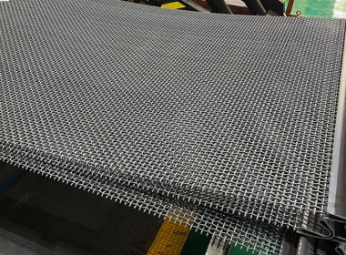 The Dual Challenge of Dust and Wear that Woven Metal Screens Facing in Limestone Quarries‌