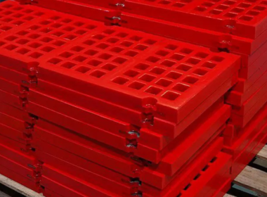 Design of Anti-slip Surface Texture for Polyurethane Screen Panels and Safe Operation‌