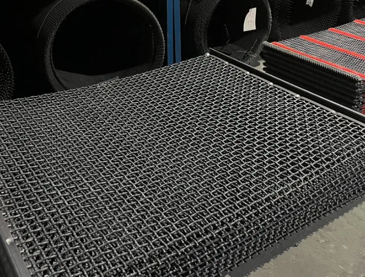 Comparison of Rubber and Polyurethane Edge-Binding Processes for Woven Metal Screens‌