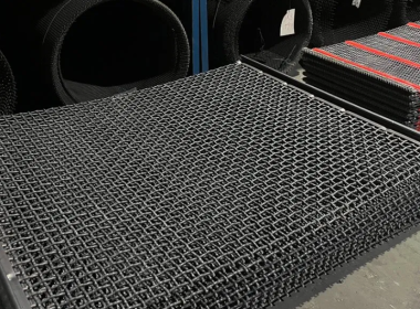 Comparison of Rubber and Polyurethane Edge-Binding Processes for Woven Metal Screens‌