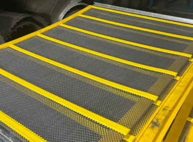Selection and Tested result of Self-Cleaning Screens for Processing High-Clay Ore