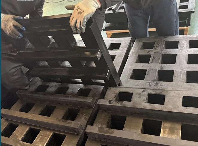 Waste rubber screen panel management