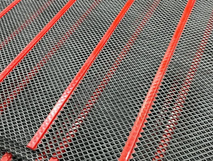 Life-Cycle Cost Analysis of Self-Cleaning Screens: Purchase Price and Replacement Frequency