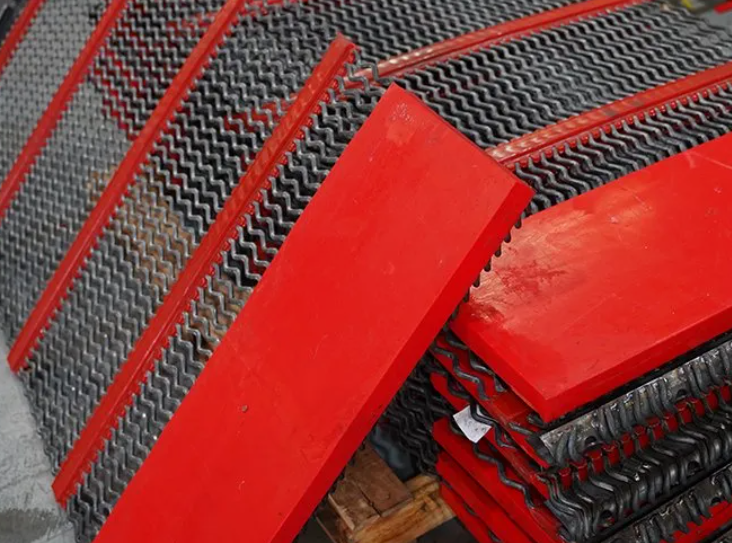 Dewatering and Anti-Clogging Strategy Using Self-Cleaning Screens for Wet Fine Coal Processing