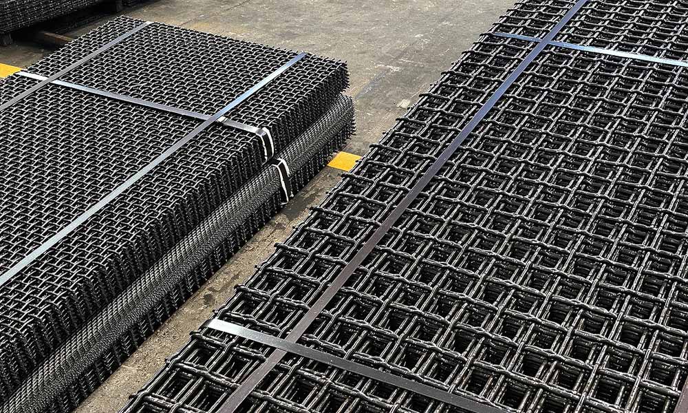 Comparison of Aperture Stability Between Crimped Metal Wire Mesh and Standard Woven Wire Mesh