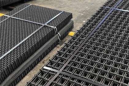 Comparison of Aperture Stability Between Crimped Metal Wire Mesh and Standard Woven Wire Mesh