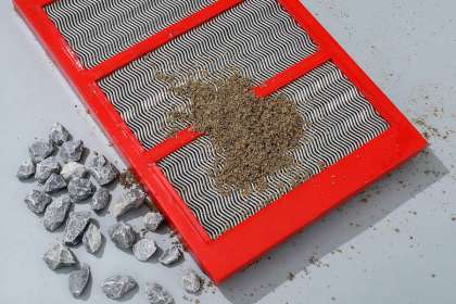 Application of Self-cleaning Screens in the Fine-particle...