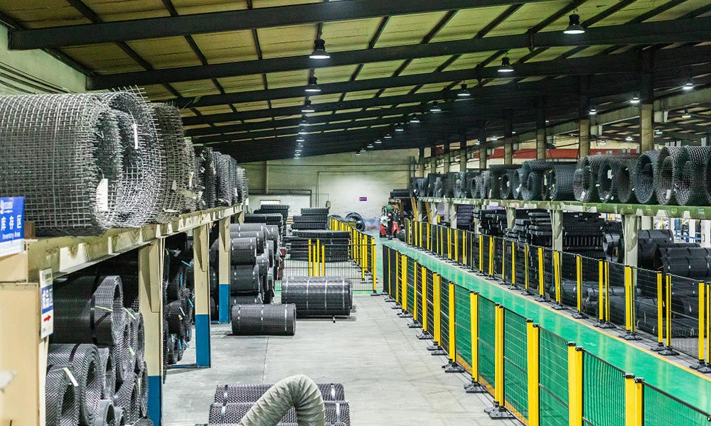 Anti-clogging Design and Selection Recommendations for Metal Woven Screens Handling Cohesive Materials such as Bauxite‌