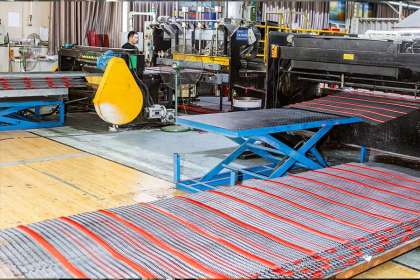 Self-Cleaning Screens Design for Water Flow and Anti-Clogging in Tailings Processing