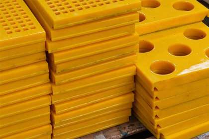 Polyurethane Screen Panel Bolt Hole Design and Quick-Assembly Structure Analysis Guide‌