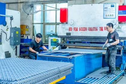 Selection of Material and Mesh Count for Woven Metal Screens in High-Purity Quartz Sand Screening‌