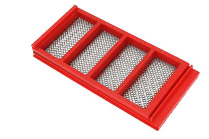 Anti-clogging Performance of Self-cleaning Screens under Moist and Sticky Operating Conditions‌