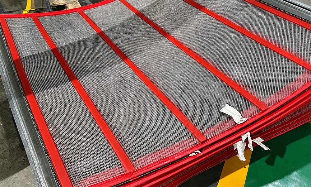 Self-Cleaning Screen