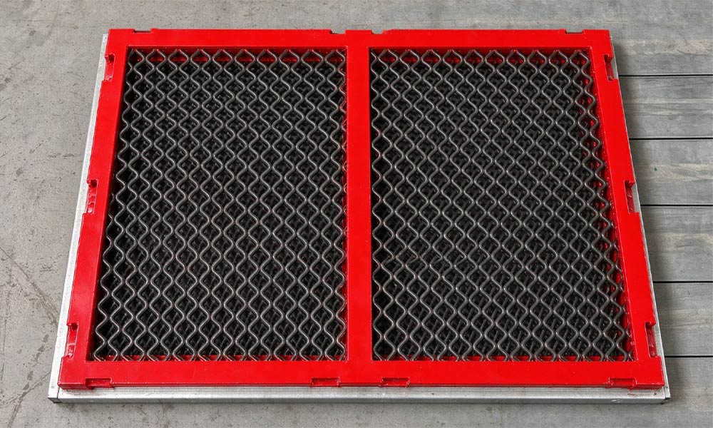 Self-Cleaning Screen