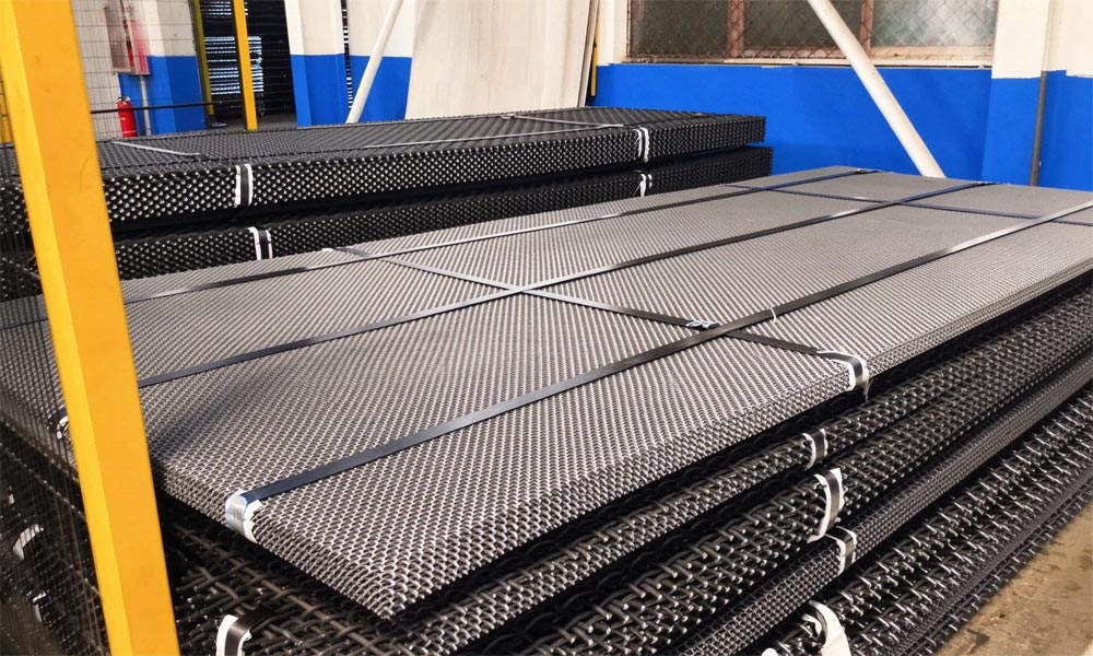 Application of Uniform-Aperture Woven Wire Screens in Fine-Grained Ore Classification