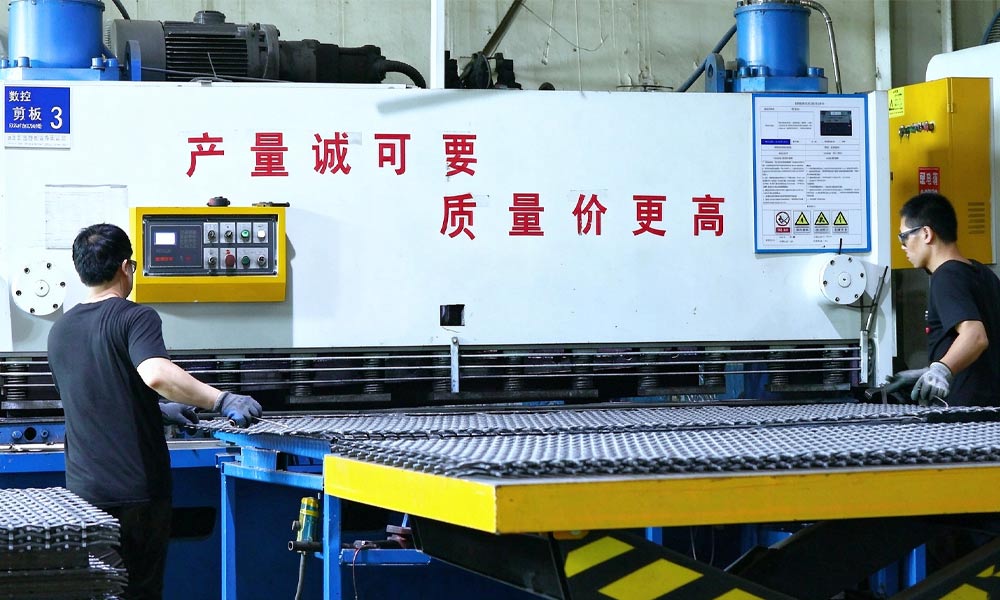 woven screen processing