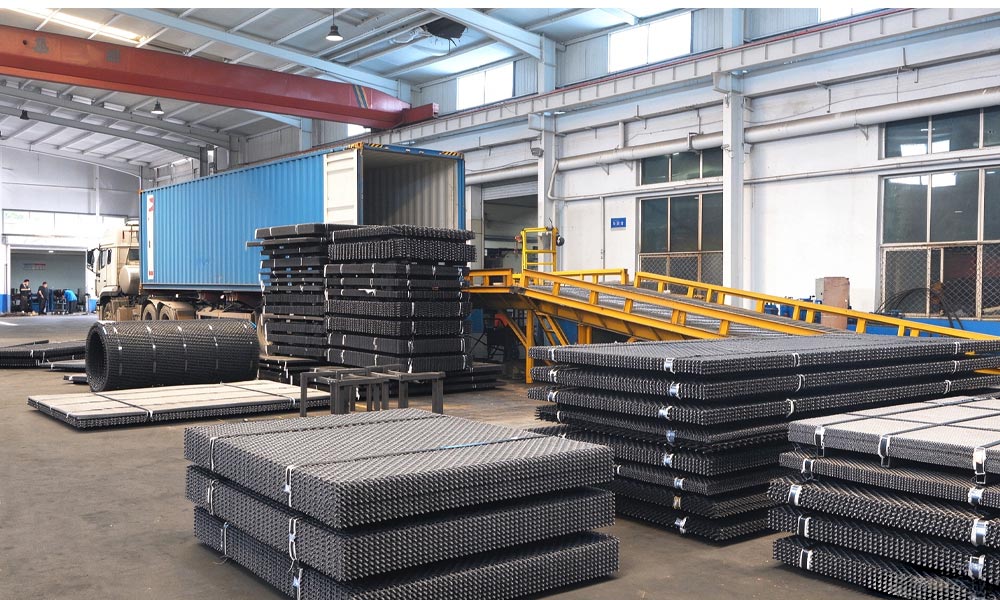 Flat-Top Woven Screen for High Tonnage Screening in Quarry and Mining Sites