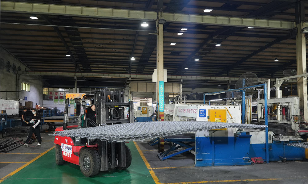 Custom Flat-Top Woven Screen：Tailored Sizes and Apertures for Mineral Processing