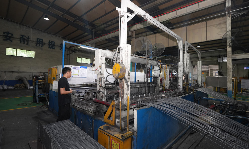 flat-top woven screen